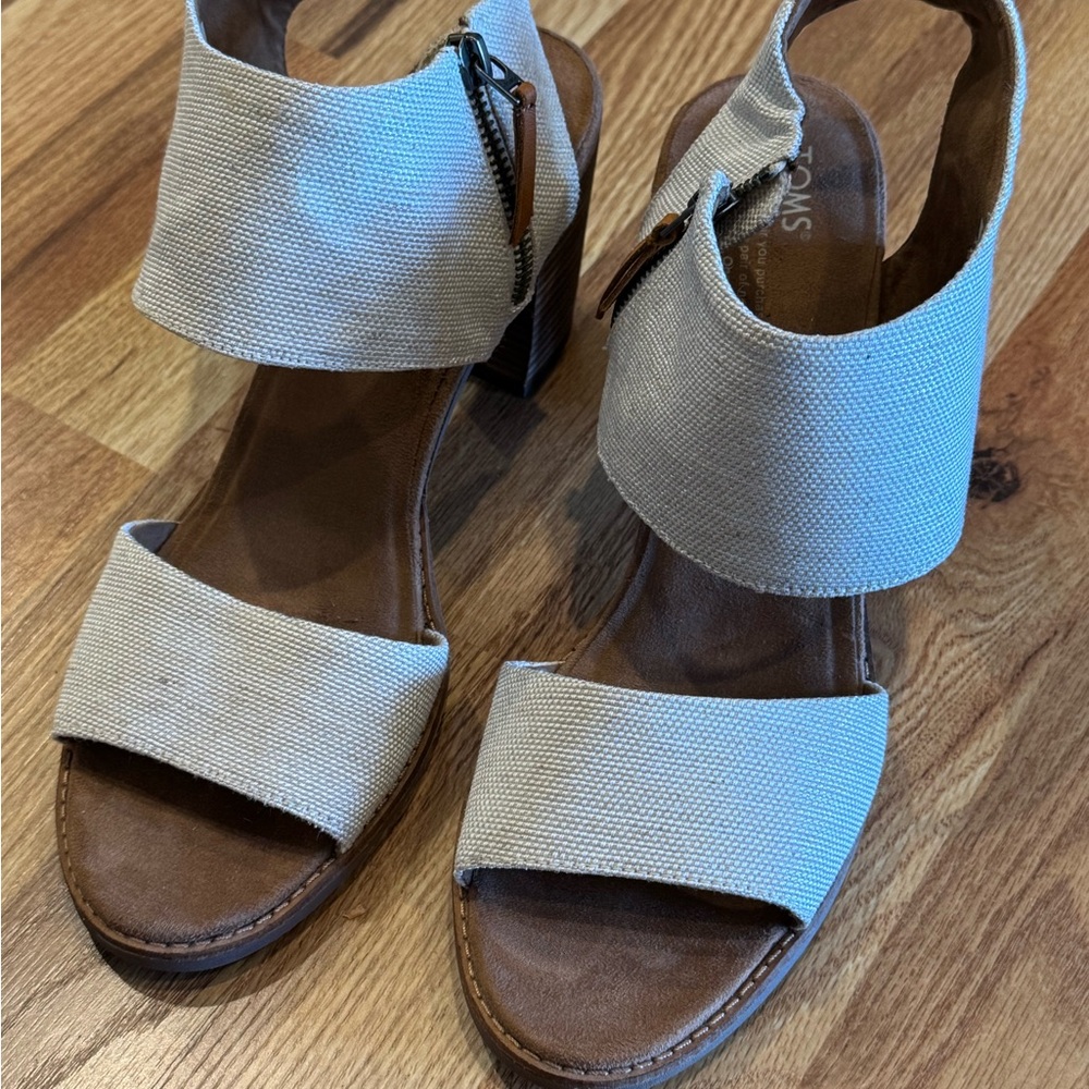 Toms Cream Sandals with Chunky Heel and Ankle Strap